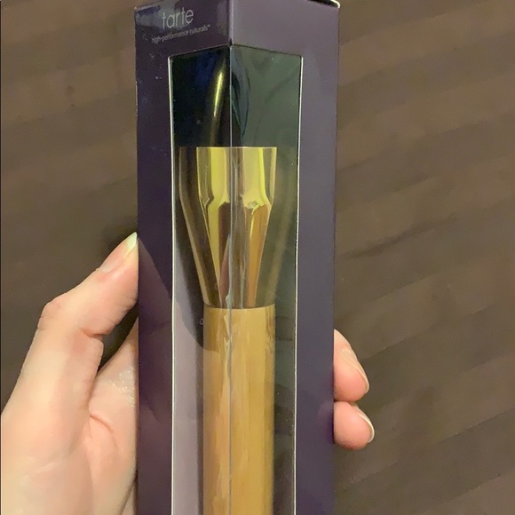 Tarte Bamboo Pressed Powder Brush - Picture 4 of 4